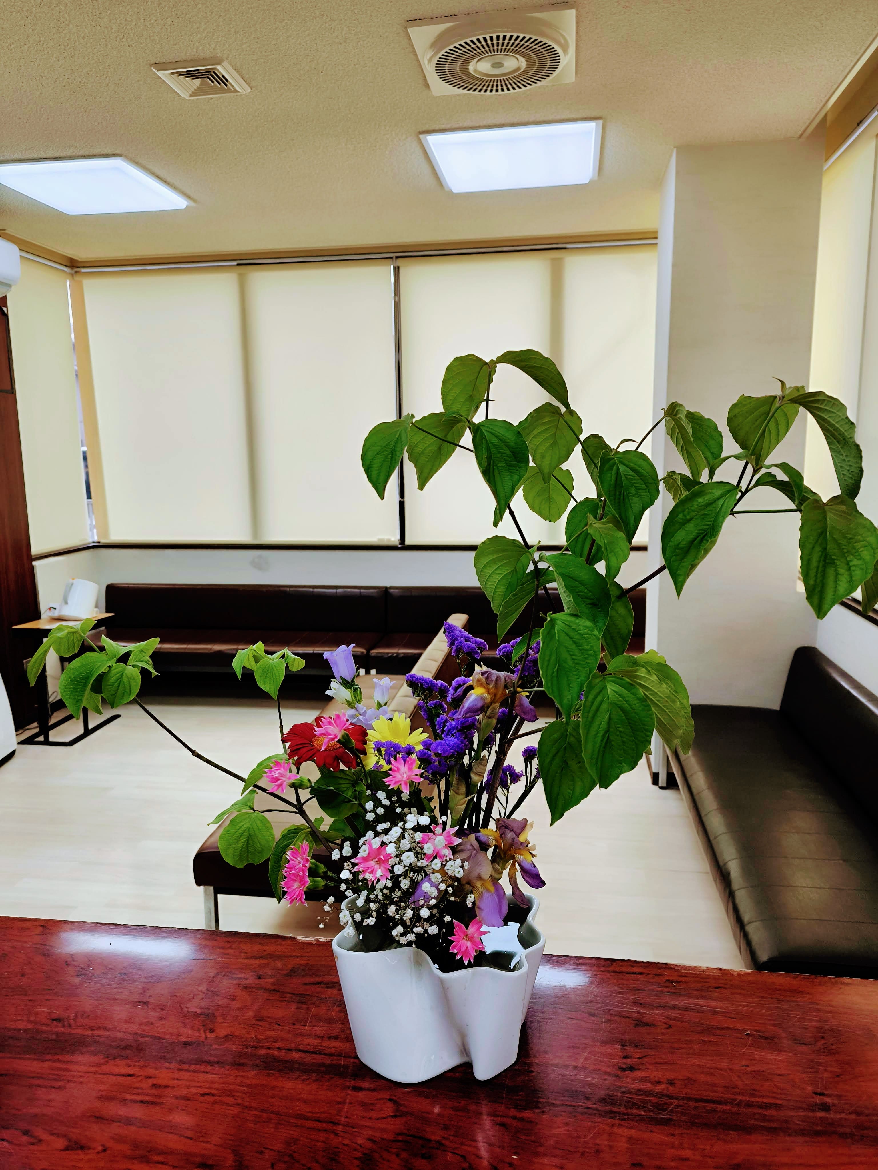 待合室　生け花